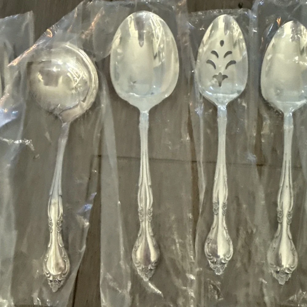 Oneida Community AFFECTION Silverplate 8 Piece Serving Set NEW